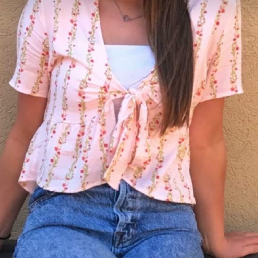 tie shirt